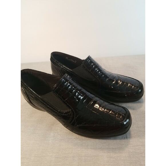 Clark's Women's‎ Black Patten Leather Look Gator Texture Size 11M - Picture 1 of 10